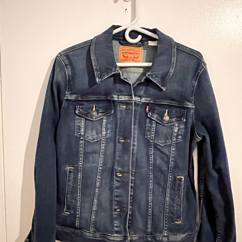 Levi's Classic Blue Trucker Denim Jacket NWOT